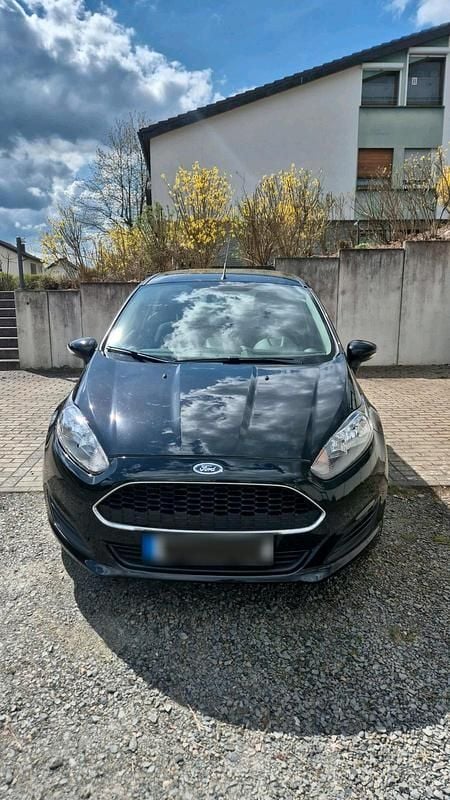 Second-hand Ford Fiesta 101 CP (74 kW) 2017 Negru Hatchback