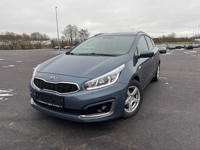 Blau Gebraucht 2016 Kia Ceed Kleinwagen | 5.900 € (Superpreis) - Bild 1/4
