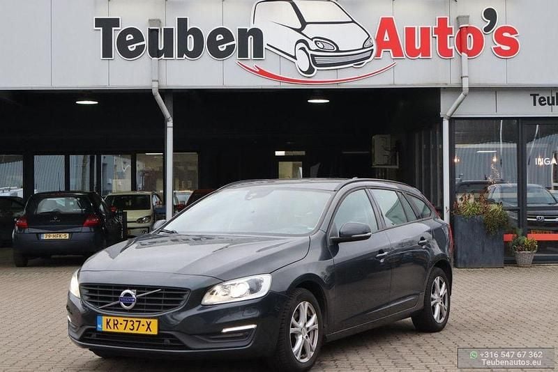 Grau Gebraucht 2016 Volvo V60 Summum Kombi | 11.985 € (Guter Preis) - Bild 1/4