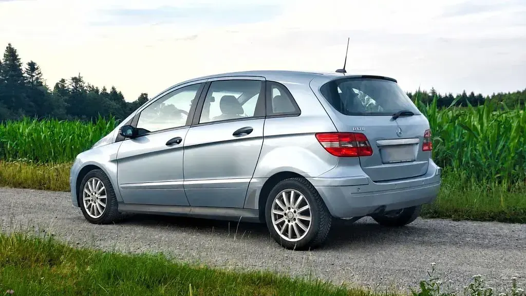 Gebraucht Mercedes B170 116 PS (85 kW) 2005 Silber Van / Kleinbus