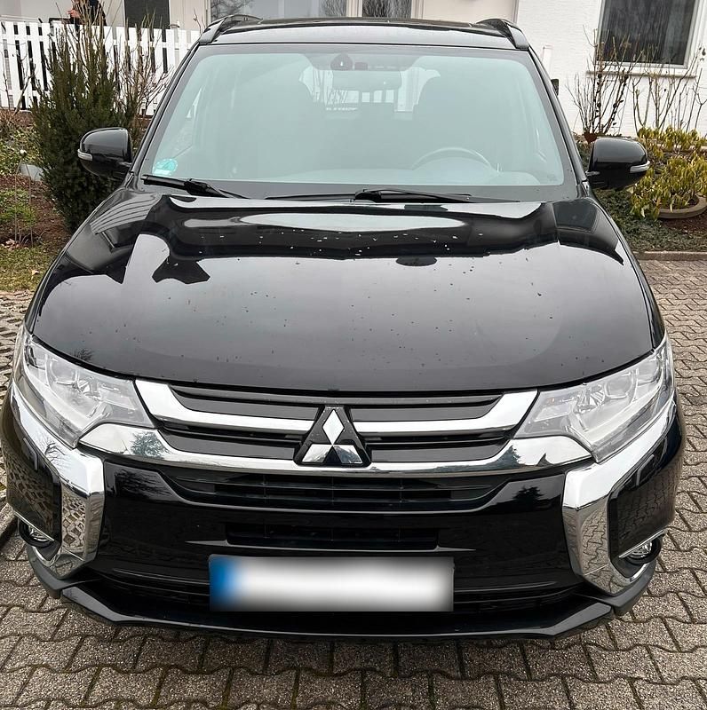 Gebraucht Mitsubishi Outlander Edition 150 PS (110 kW) 2018 Schwarz SUV