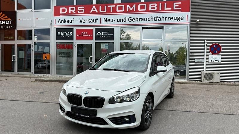 Weiß Gebraucht 2016 BMW 218 Sport Line Kombi | 12.990 € (Guter Preis) - Bild 1/4
