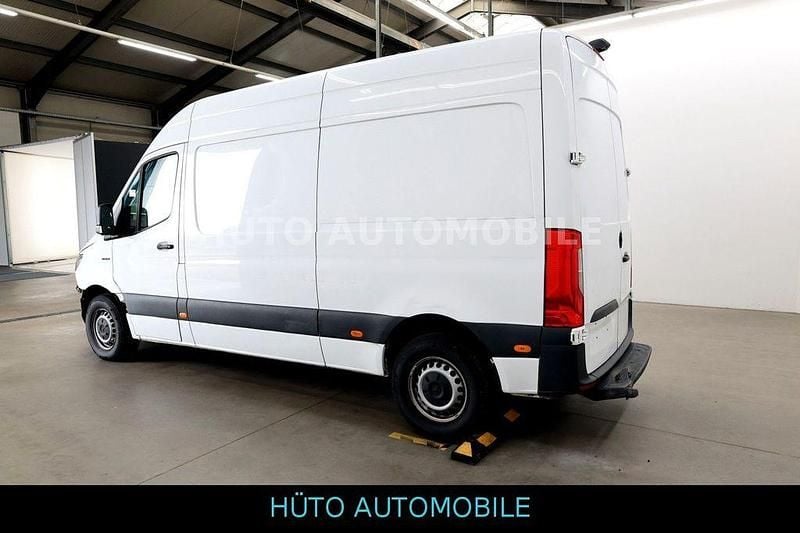 Weiß Gebraucht 2021 Mercedes E-Sprinter Van | 18.580 € (Fairer Preis) - Bild 1/4