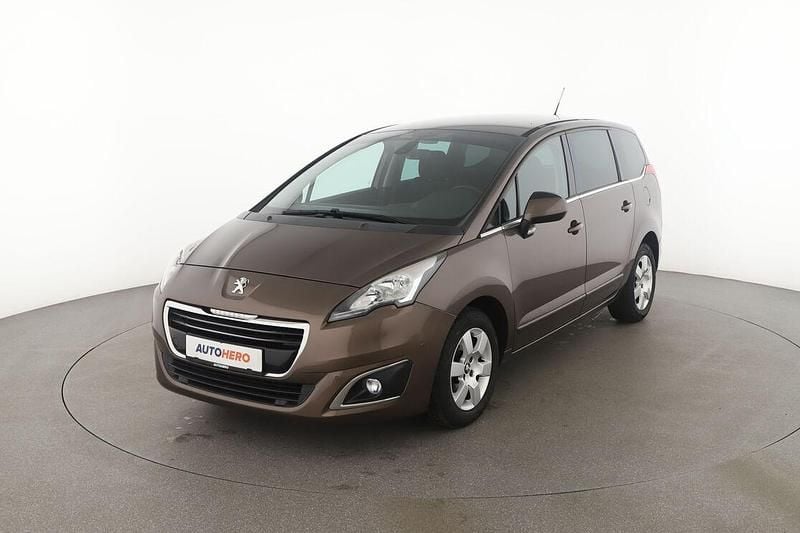 Braun Gebraucht 2016 Peugeot 5008 Active Van / Kleinbus | 10.710 € (Teuer) - Bild 1/3