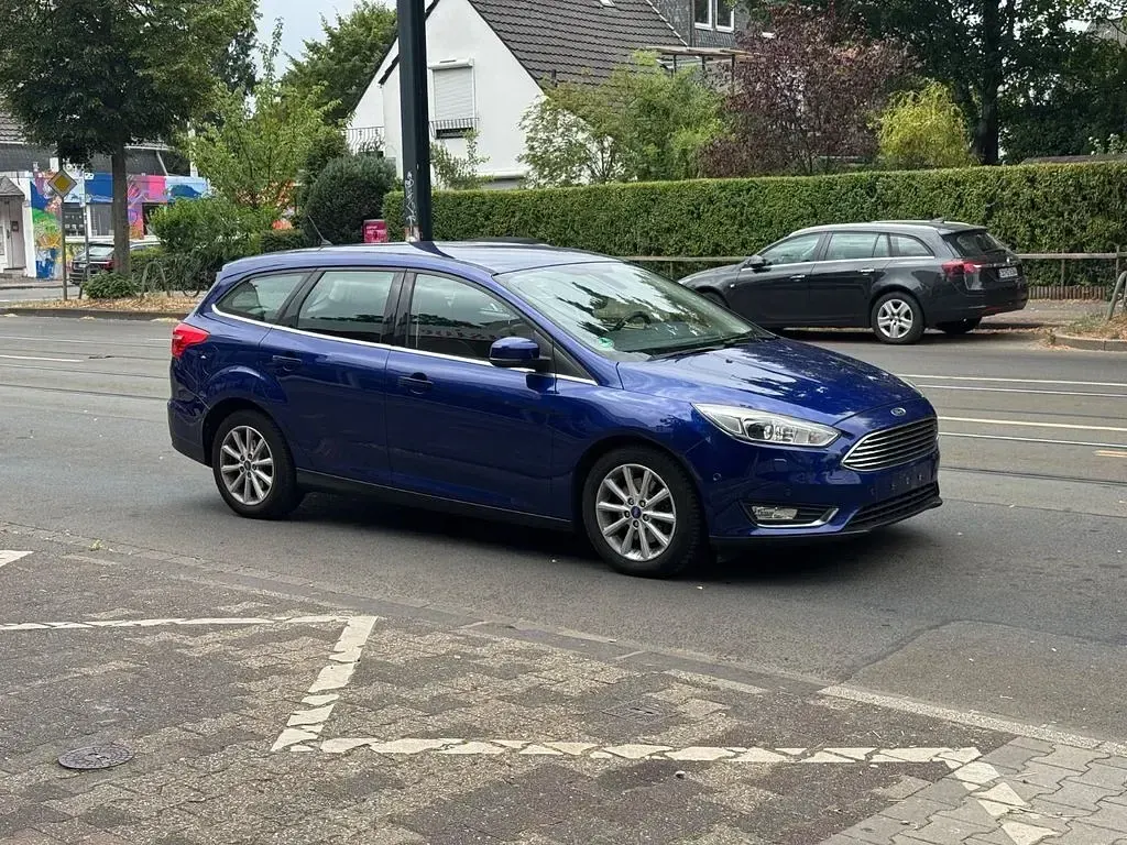 Gebraucht Ford Focus Titanium 150 PS (110 kW) 2015 Blau Limousine