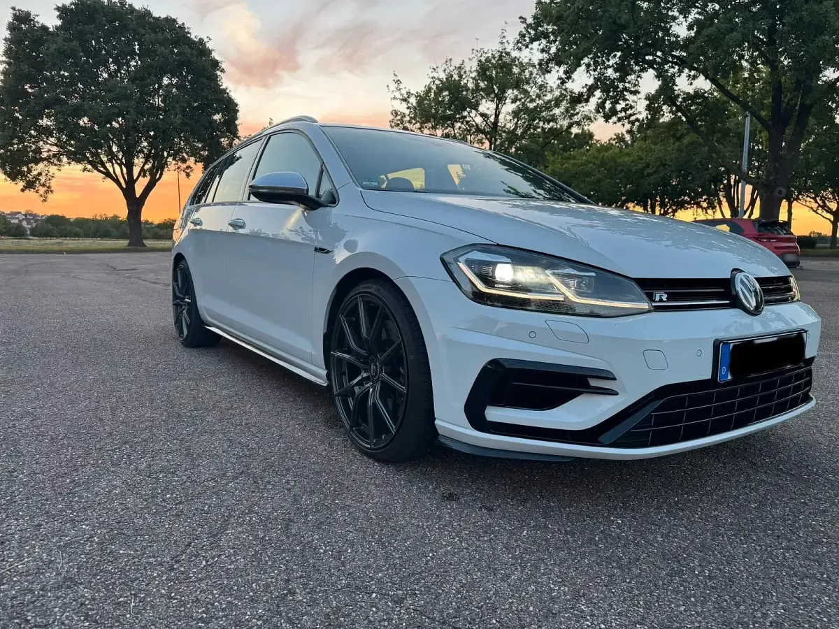 Gebraucht VW Golf VII R 300 PS (220 kW) 2020 Weiß Kombi