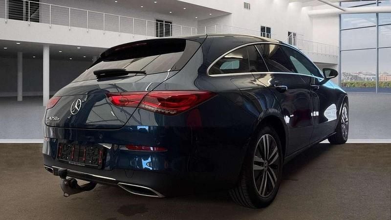 Gebraucht Mercedes CLA250 218 PS (160 kW) 2022 Denimblau Limousine
