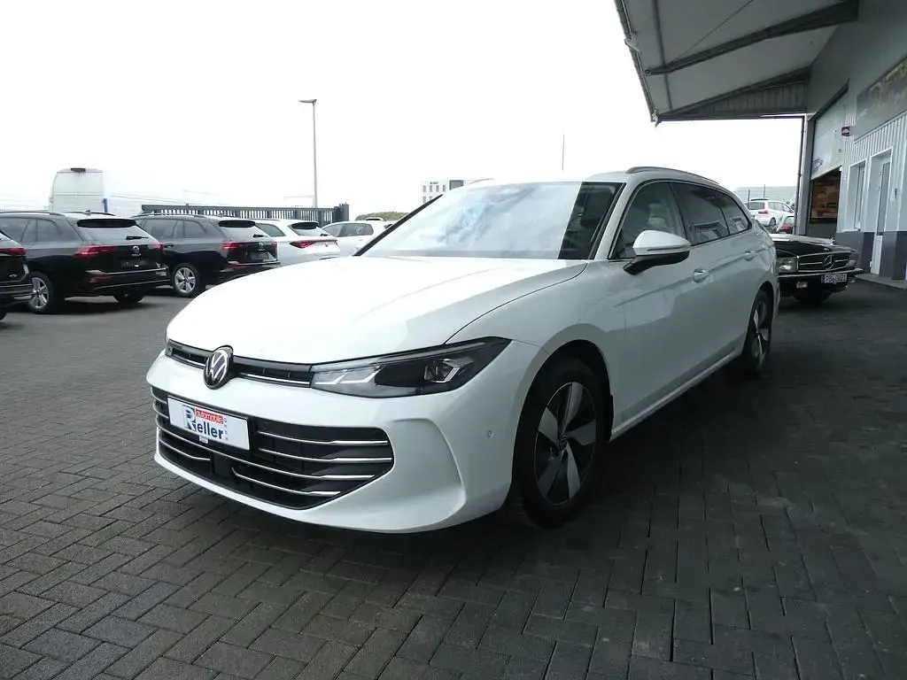Gebraucht VW Passat Business 150 PS (110 kW) 2025 Weiß Kombi