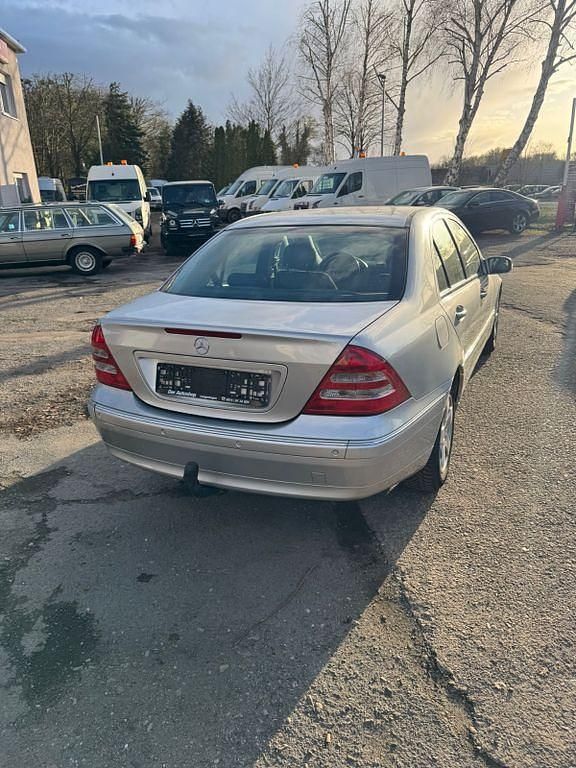 Gebraucht Mercedes C180 Elegance 129 PS (94 kW) 2001 Silber Limousine