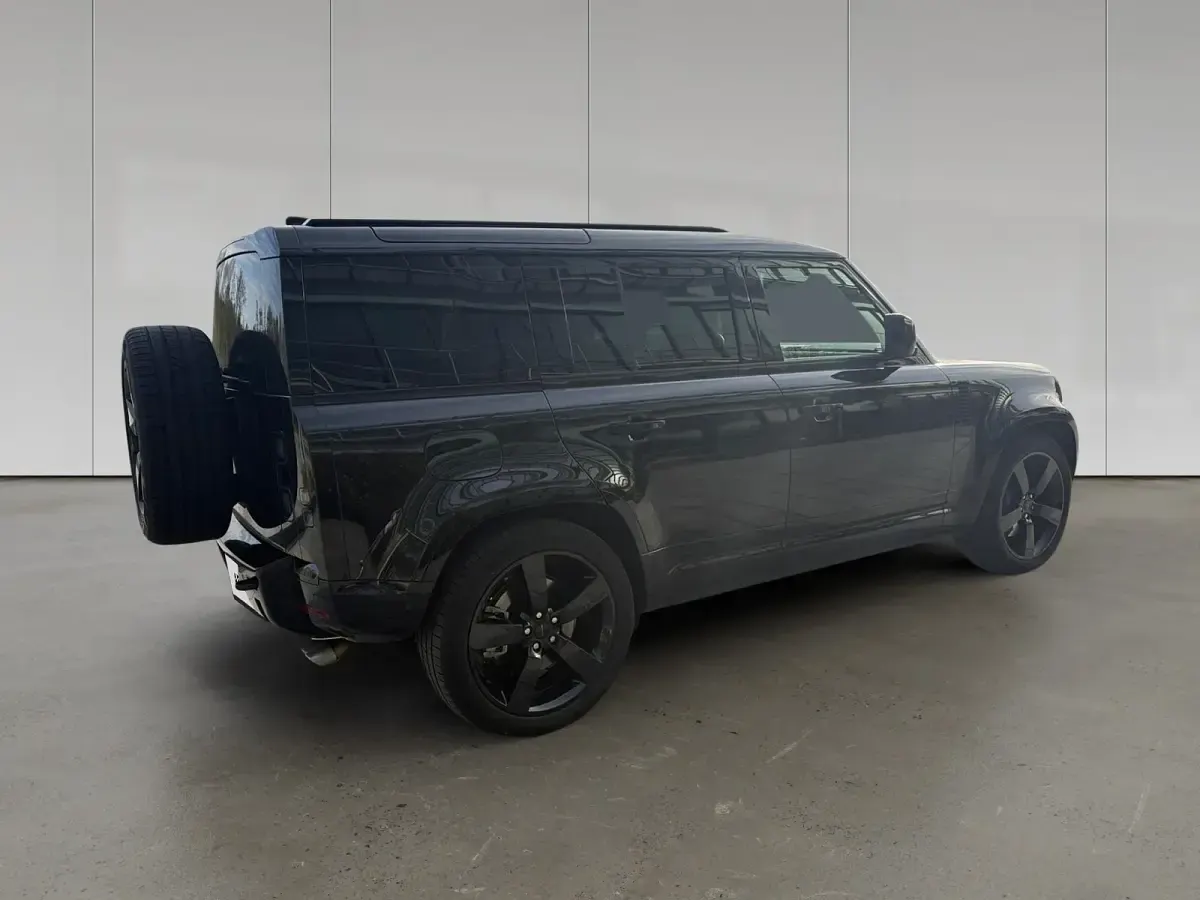 Gebraucht Land Rover Defender 435 PS (319 kW) 2026 Santorini black SUV