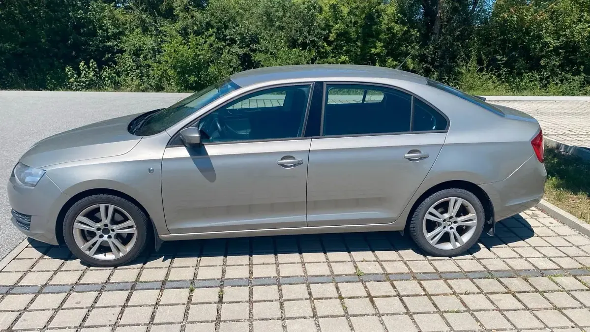 Gebraucht Skoda Rapid 105 PS (77 kW) 2014 Beige Kleinwagen