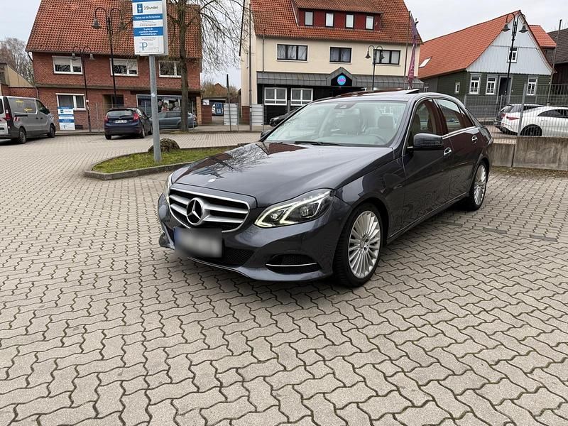 Gebraucht Mercedes E220 170 PS (125 kW) 2013 Grau Limousine