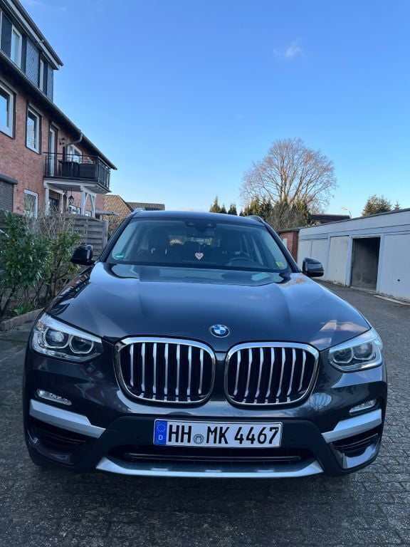 Grau Gebraucht 2019 BMW X3 xLine SUV | 22.999 € (Superpreis) - Bild 1/4