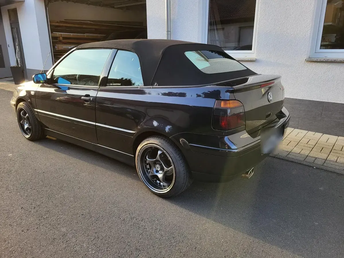 Gebraucht VW Golf Conceptline 116 PS (85 kW) 2001 Schwarz Cabrio