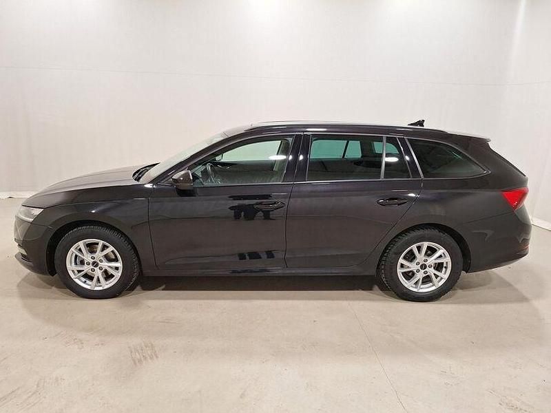 Gebraucht Skoda Octavia Ambition 150 PS (110 kW) 2021 Schwarzmagic perleffekt Kombi