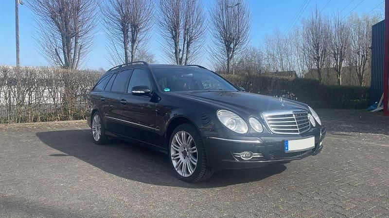 Gebraucht Mercedes E350 Avantgarde 292 PS (214 kW) 2008 Schwarz Limousine