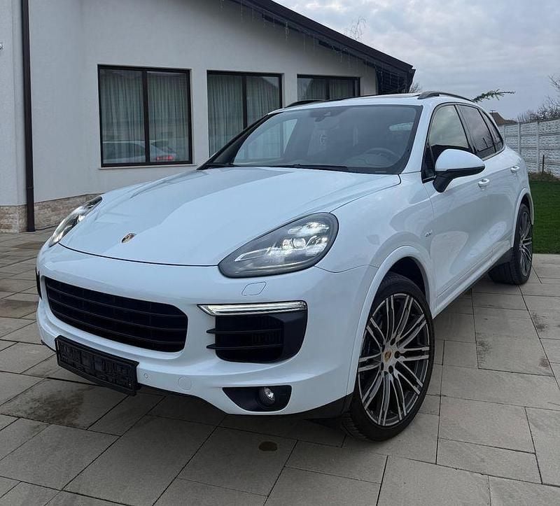 Weiß Gebraucht 2017 Porsche Cayenne Platinum Edition SUV | 29.000 € (Fairer Preis) - Bild 1/4