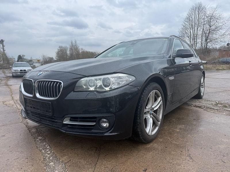 Gebraucht BMW 520 Comfort Edition 184 PS (135 kW) 2015 Schwarz Kombi