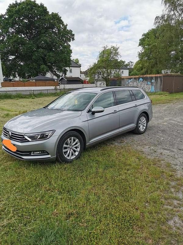 Gebraucht 2018 VW Passat Comfortline Limousine | 17.500 € (Fairer Preis) - Bild 1/3