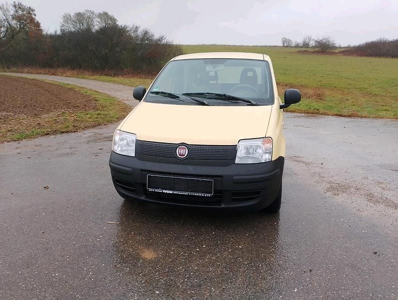 Gelb Gebraucht 2010 Fiat Panda Limousine | 2.599 € (Fairer Preis) - Bild 1/4