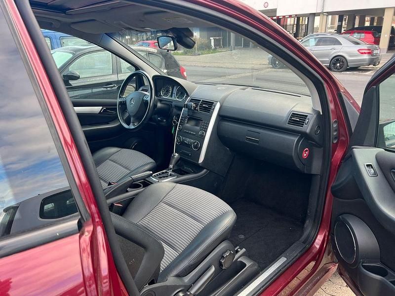 Gebraucht Mercedes A180 Avantgarde 109 PS (80 kW) 2007 Rot Limousine