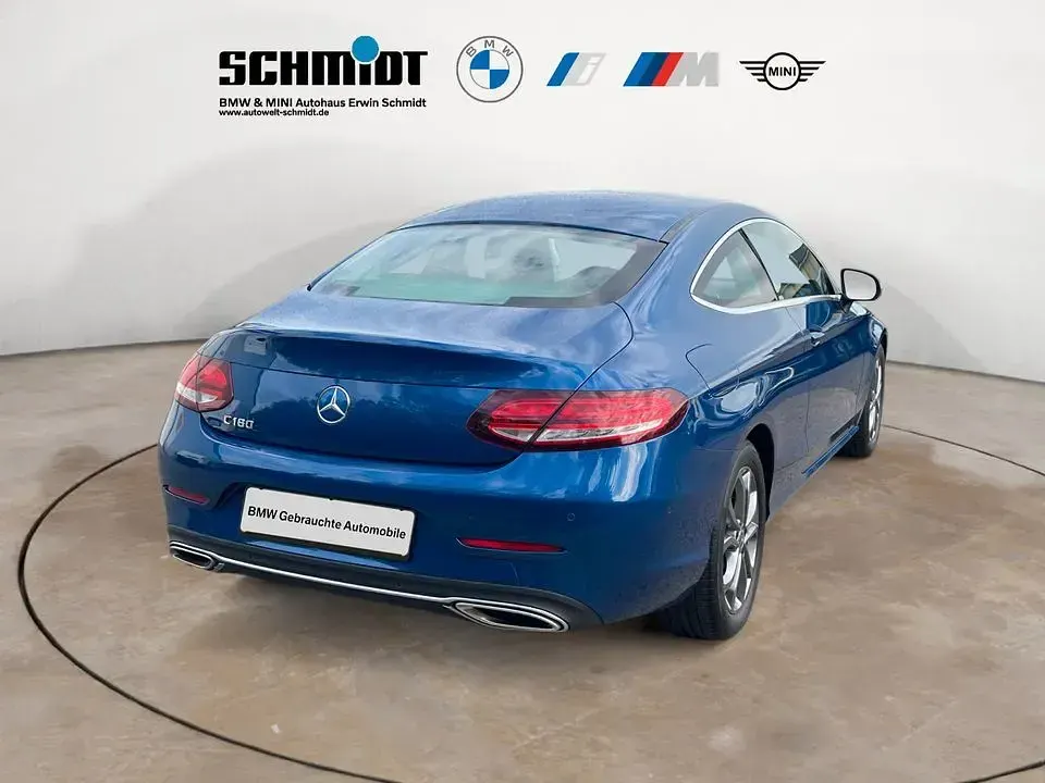 Gebraucht Mercedes C180 156 PS (114 kW) 2021 Blau Coupé