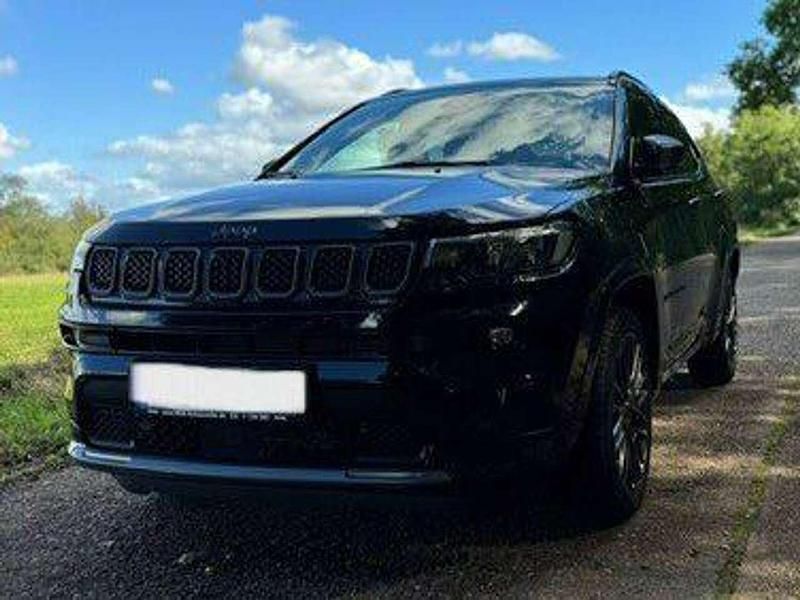 Schwarz Gebraucht 2022 Jeep Compass Limited SUV | 28.900 € (Etwas zu teuer) - Bild 1/4