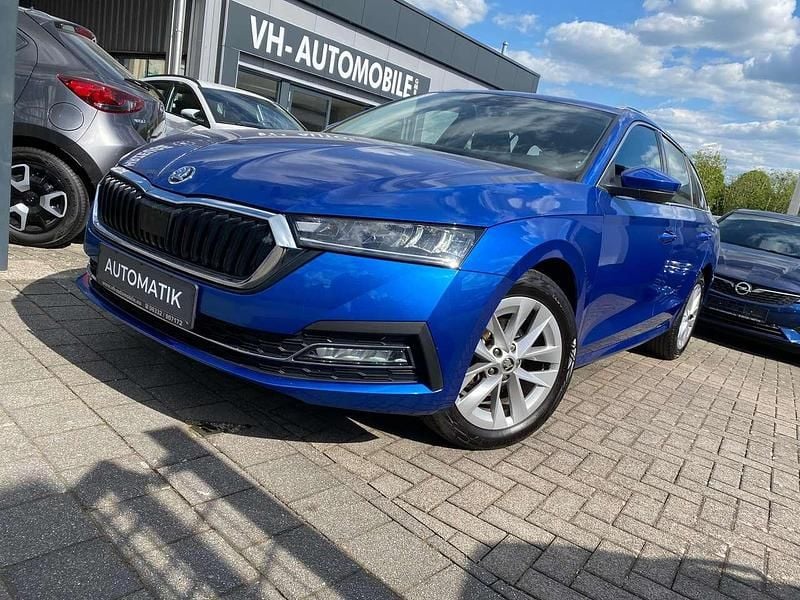 Blau Gebraucht 2024 Skoda Octavia Kombi | 26.995 € (Guter Preis) - Bild 1/4