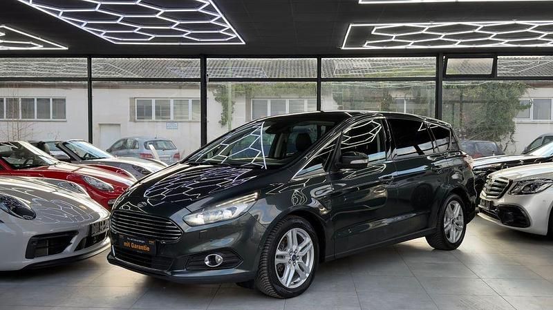 Gebraucht Ford S-MAX Titanium 190 PS (139 kW) 2019 Grün Van / Kleinbus