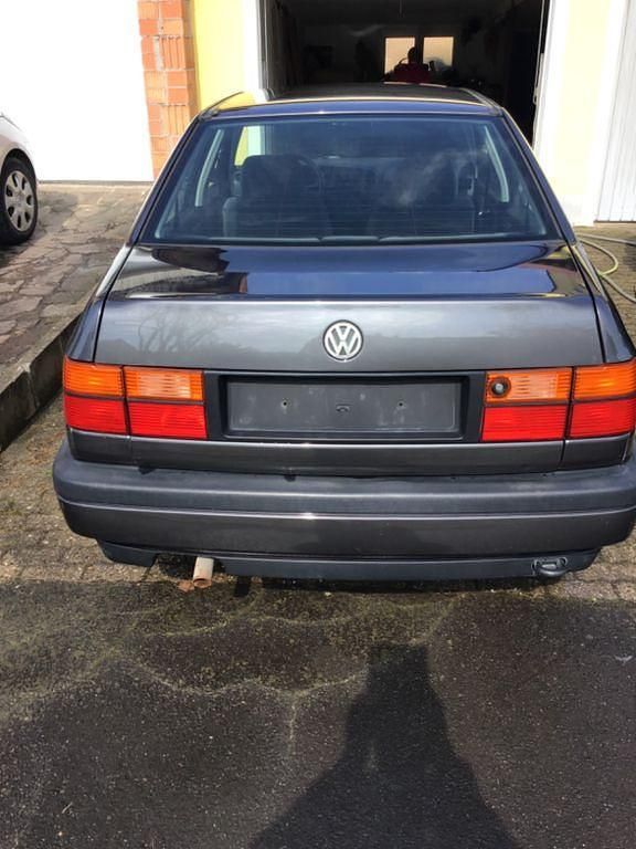Second-hand VW Vento 90 CP (66 kW) 1995 Gri Berlinǎ