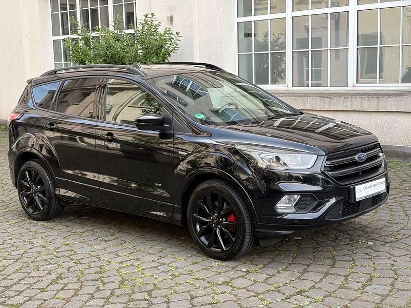 Schwarz Gebraucht 2018 Ford Kuga ST-Line SUV | 12.750 € (Etwas zu teuer) - Bild 1/4