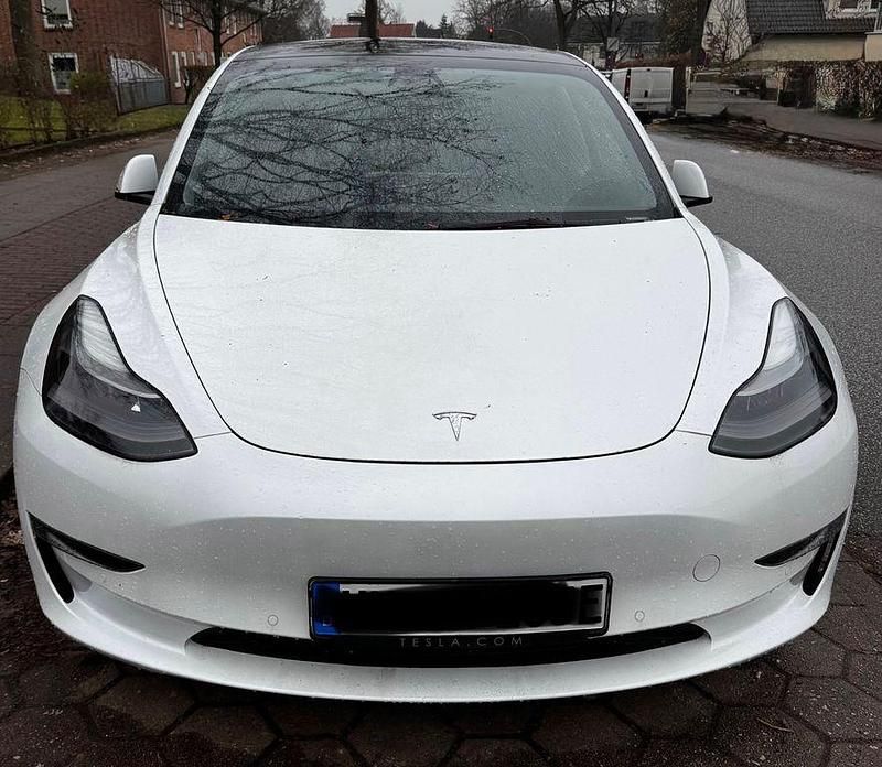 Weiß Gebraucht 2021 Tesla Model 3 Limousine | 30.999 € (Fairer Preis) - Bild 1/4