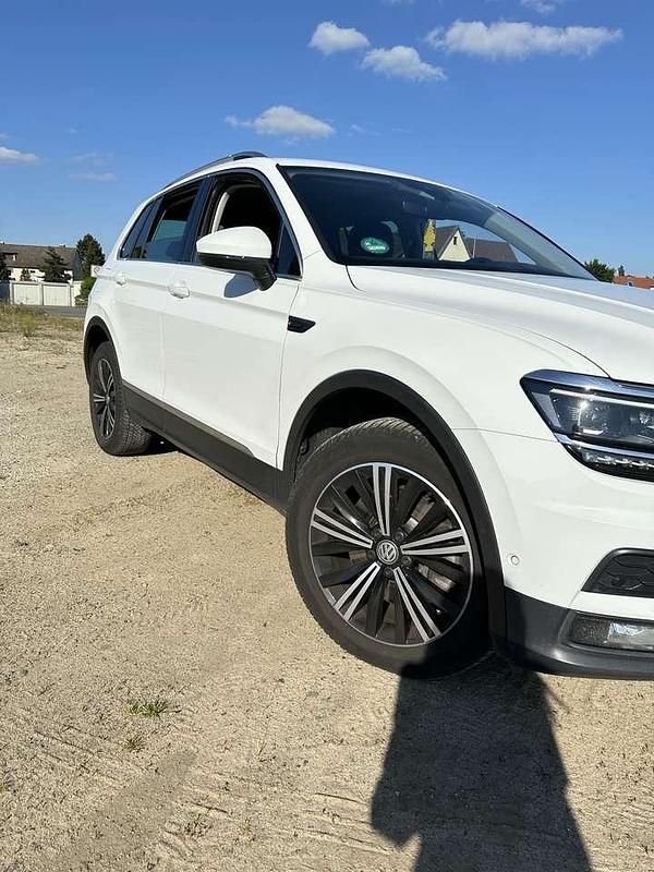 Gebraucht 2017 VW Tiguan Highline SUV | 20.999 € (Fairer Preis) - Bild 1/4