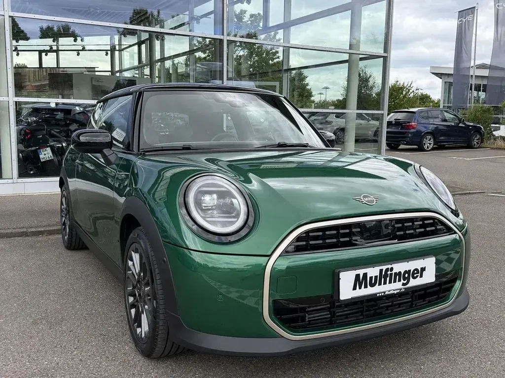 Gebraucht Mini Cooper Favoured 114 kW (156 PS) 2025 British racing green iv (metallic) Kleinwagen