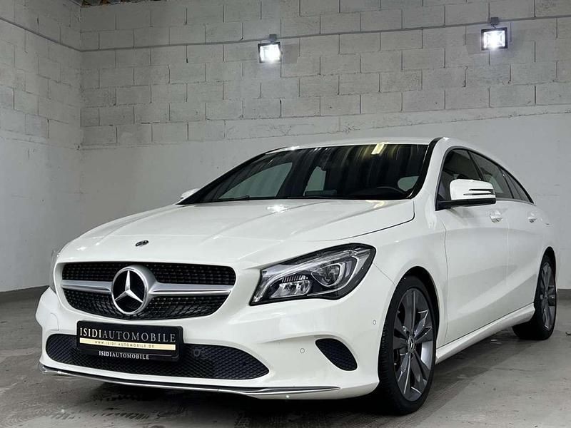 Calcitweiss unilack Gebraucht 2017 Mercedes CLA220 Urban Limousine | 19.400 € (Fairer Preis) - Bild 1/4