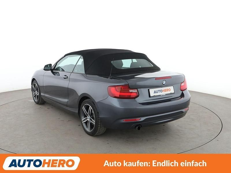 Gebraucht BMW 220 Sport Line 184 PS (135 kW) 2015 Schwarz Cabrio