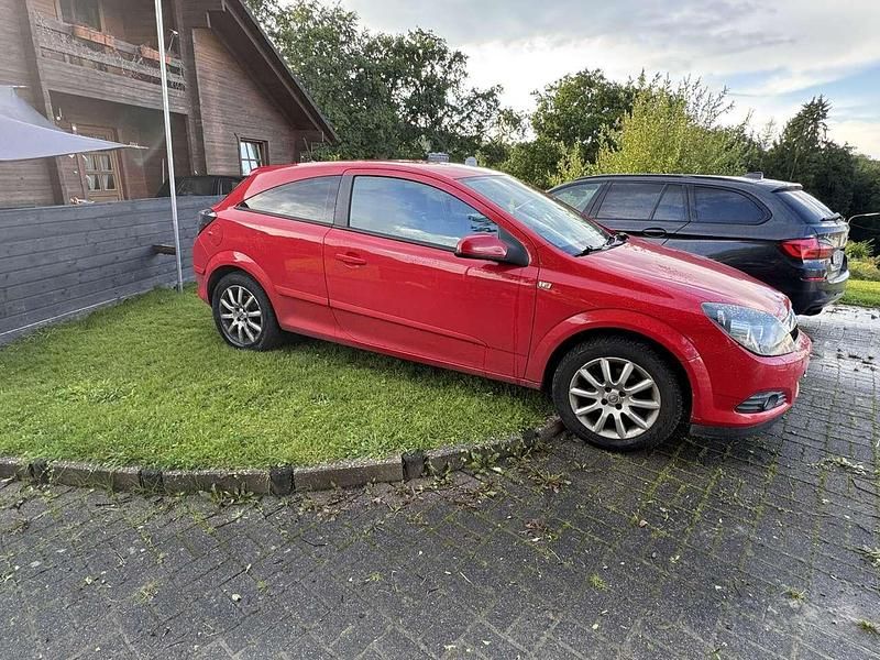 Używany Opel Astra 103 KM (75 kW) 2007 Coupe