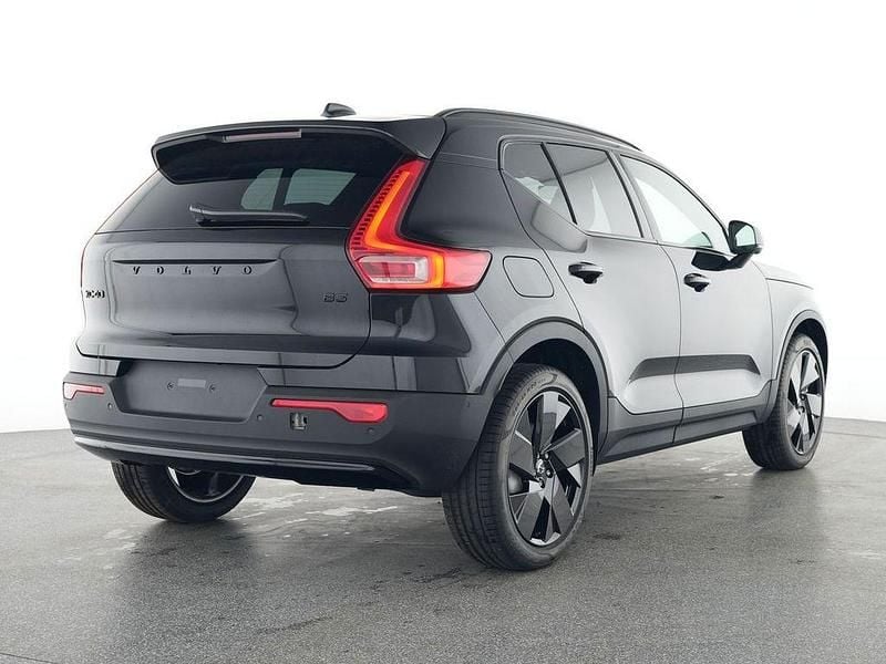 Gebraucht Volvo XC40 Plus 163 PS (119 kW) 2025 Schwarz SUV