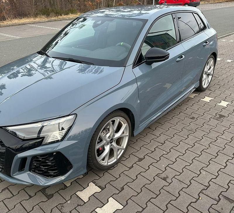 Gebraucht Audi RS3 Ambiente 400 PS (294 kW) 2023 Grau Limousine