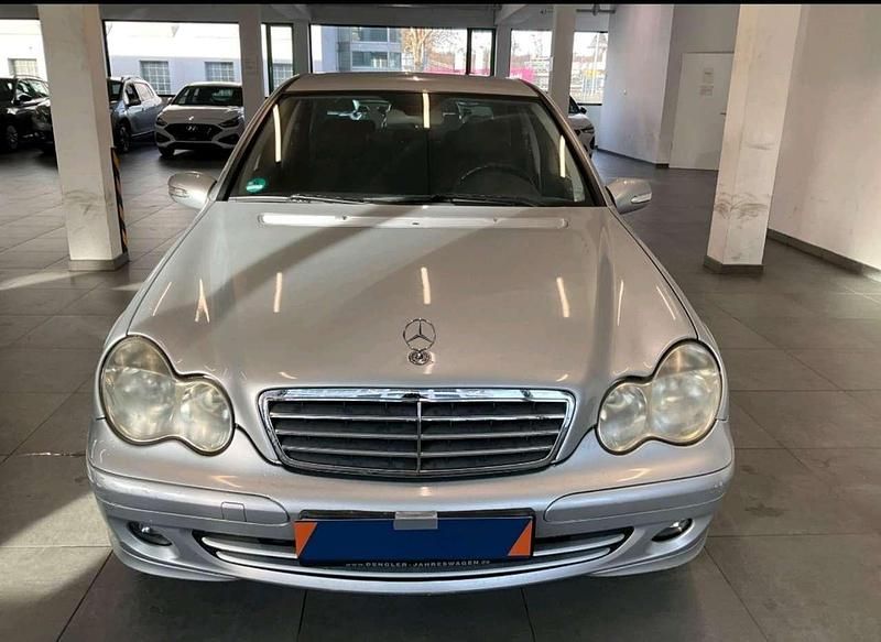 Gebraucht Mercedes C180 143 PS (105 kW) 2006 Iridiumsilber  metalliclack Limousine