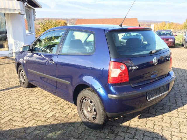 Gebraucht VW Polo 64 PS (47 kW) 2003 Blau metallic Kleinwagen