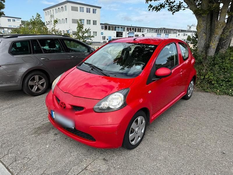 Rot Gebraucht 2008 Toyota Aygo Kleinwagen | 1.000 € (Guter Preis) - Bild 1/4