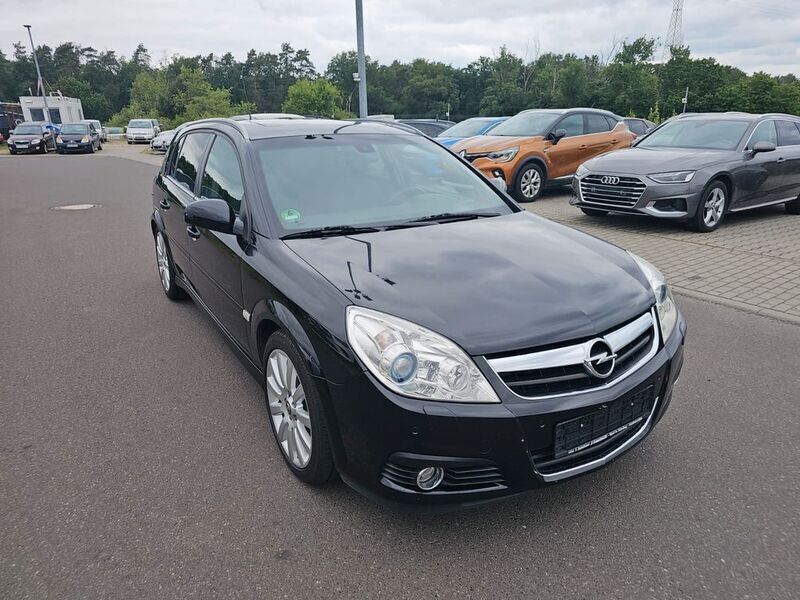 Schwarz Gebraucht 2005 Opel Signum Cosmo Kombi | 3.990 € (Etwas zu teuer) - Bild 1/4