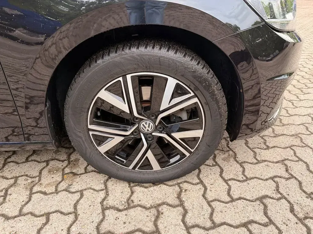 Gebraucht VW Touran Highline 150 PS (110 kW) 2020 Schwarz Van / Kleinbus