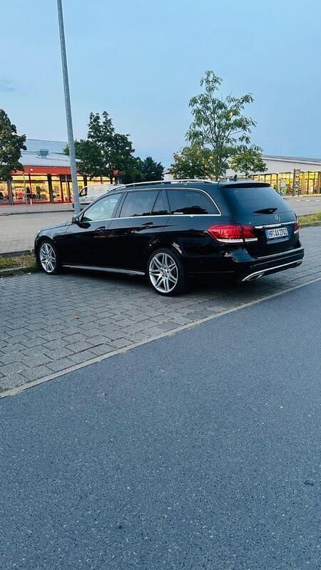 Schwarz Gebraucht 2014 Mercedes E250 Avantgarde Kombi | 14.500 € (Fairer Preis) - Bild 1/4