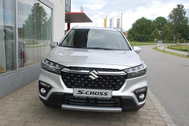 Silber Gebraucht 2024 Suzuki SX4 S-Cross Comfort SUV | 26.900 € (Fairer Preis) - Bild 1/4