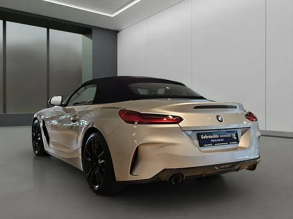 Gebraucht BMW Z4 Performance 197 PS (144 kW) 2022 Silber / glaciersilber (metallic) Cabrio