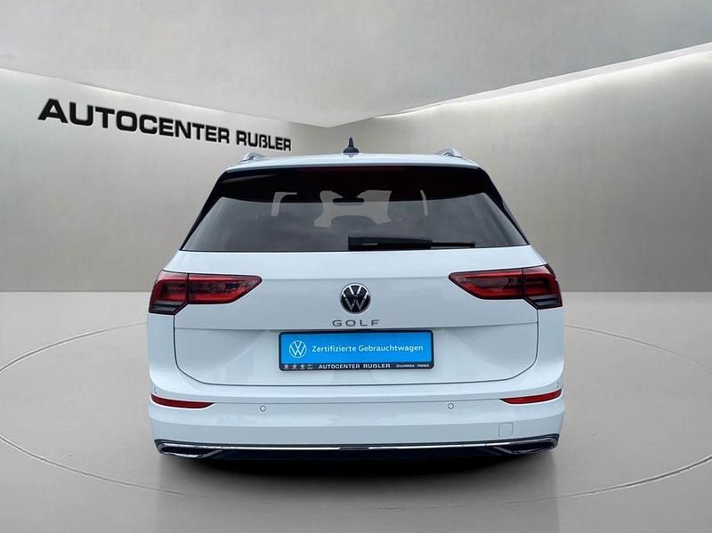 Gebraucht VW Golf VIII Move 131 PS (96 kW) 2023 Weiß Kombi