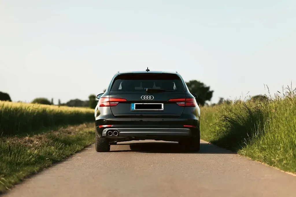 Gebraucht Audi A4 Comfort 190 PS (139 kW) 2017 Schwarz Kombi