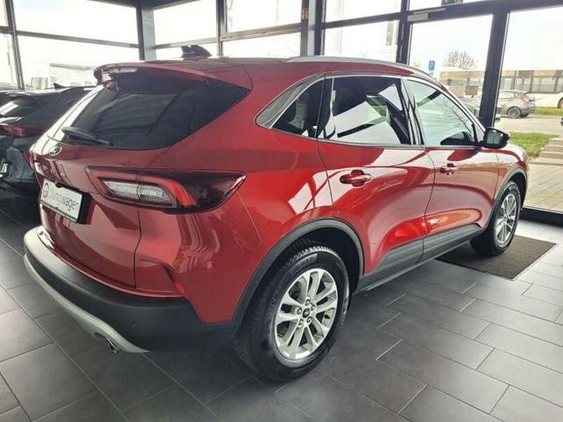 Gebraucht Ford Kuga Titanium 186 PS (136 kW) 2024 Rot SUV